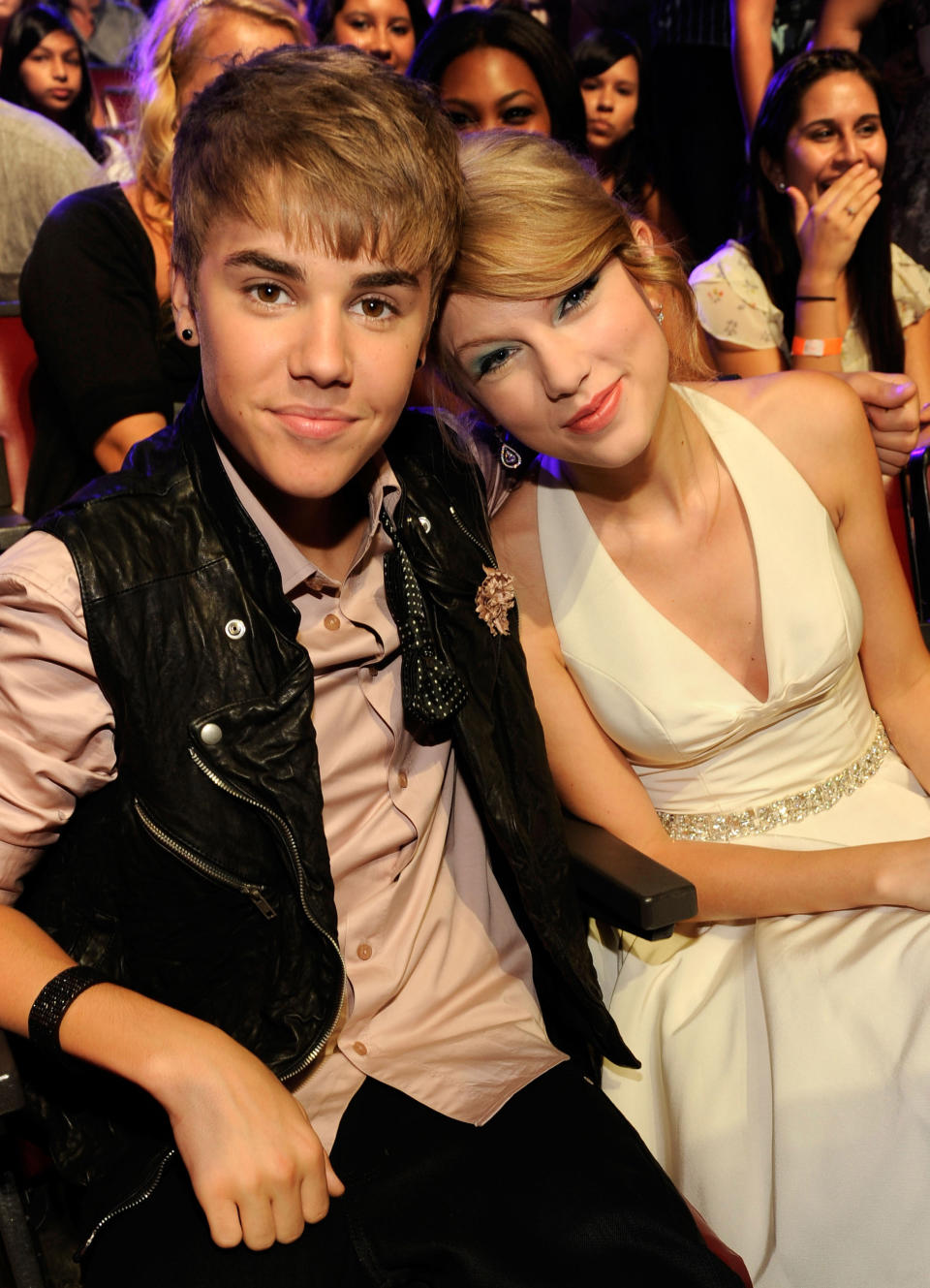 Justin Bieber and  Taylor Swift at the Teen Choice Awards in 2011. (Getty Images)