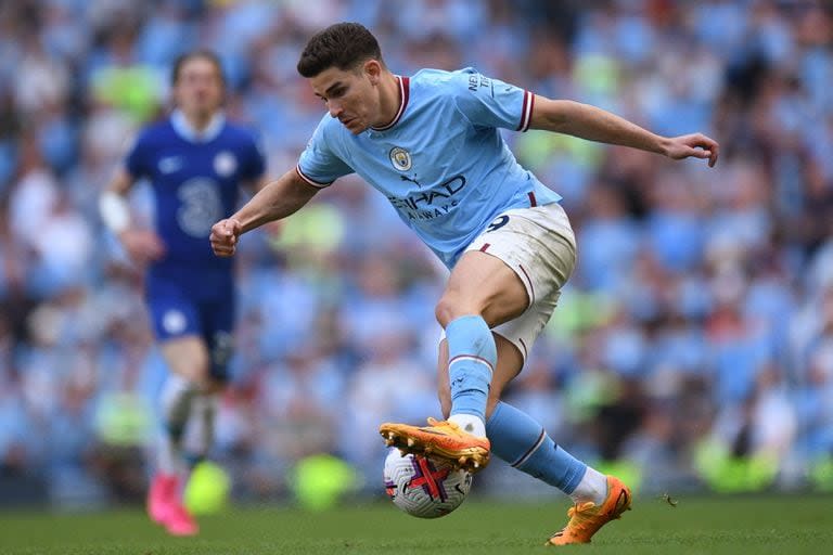 Al igual que en el debut en Premier League, Julián Álvarez sería titular en el enfrentamiento de este miércoles ante Sevilla