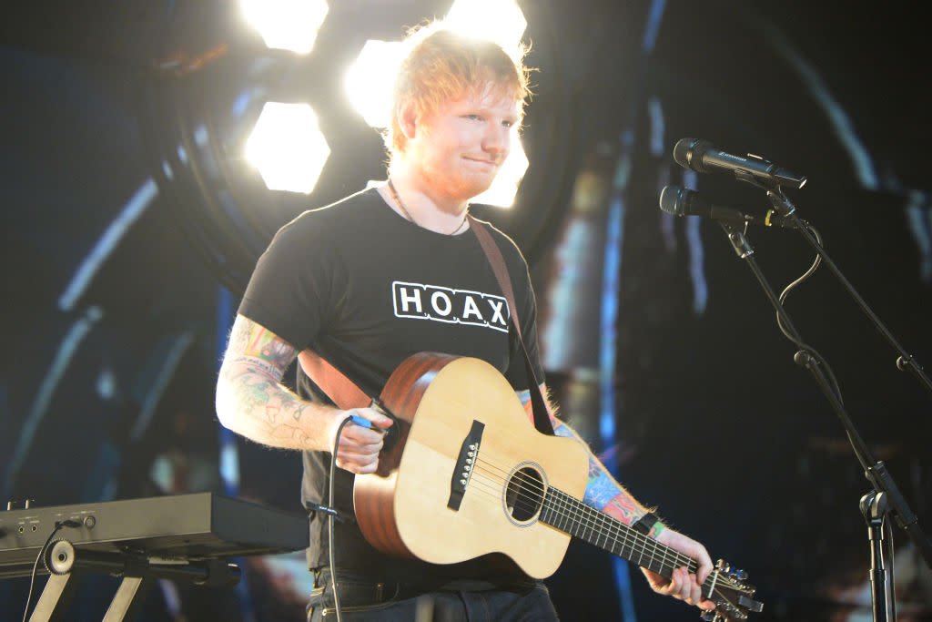 Ed Sheeran doesn’t have a phone number (and he loves it!)