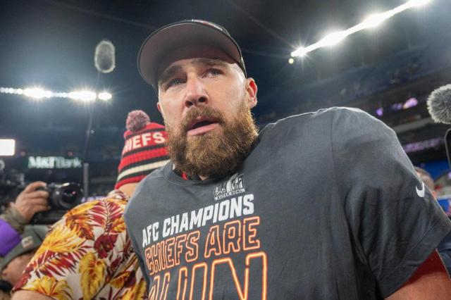 Chiefs' Travis Kelce and girlfriend Taylor Swift both win People's Choice  Awards
