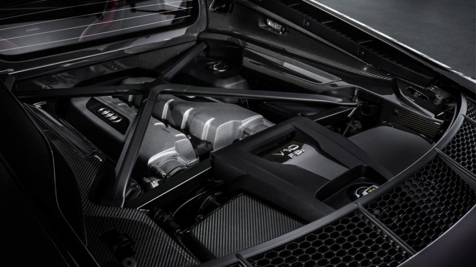 R8搭載V10自然進氣引擎是現今為數不多的動力選擇，迷人的聲浪被不少車迷推崇。（圖片來源/ Audi）