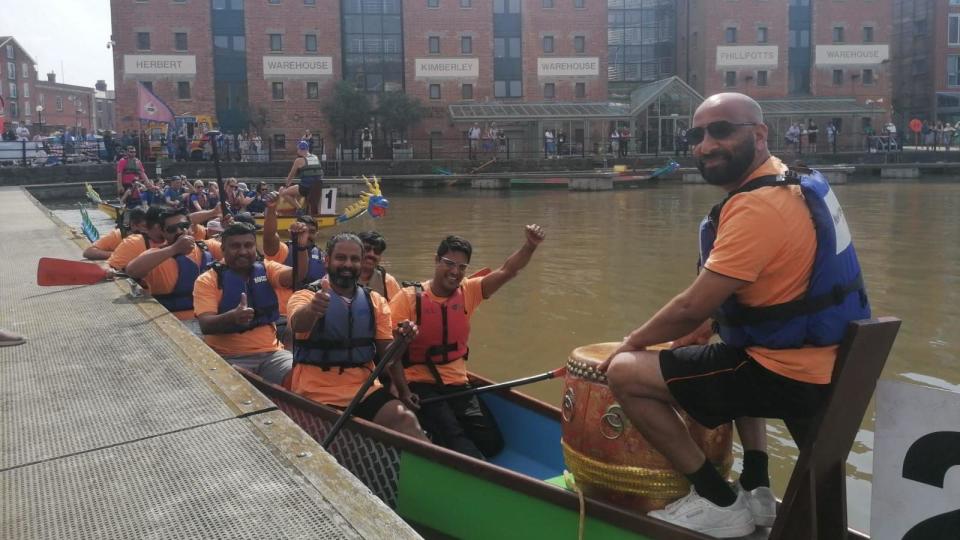 Image of rowers at the dragon boat race
