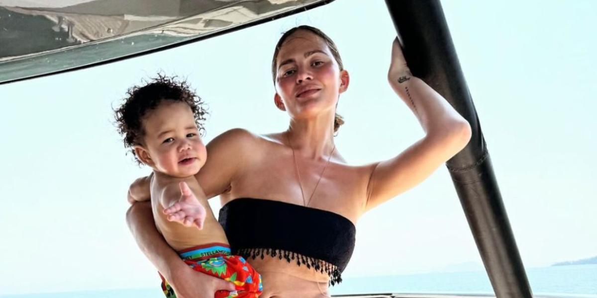 Moms love Chrissy Teigen’s unedited bikini photos