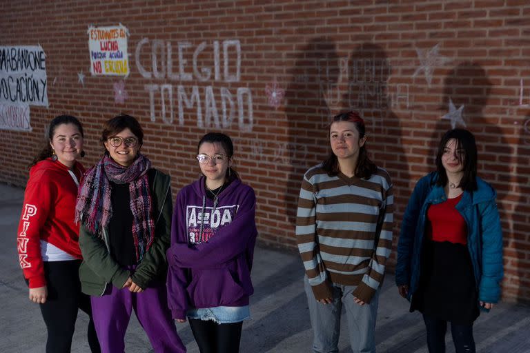 Conferencia de prensa de la toma de la Escuela de Música Juan Pedro Esnaola