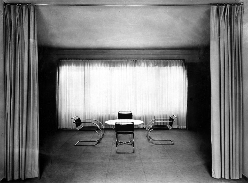 A typical Bauhaus interior.