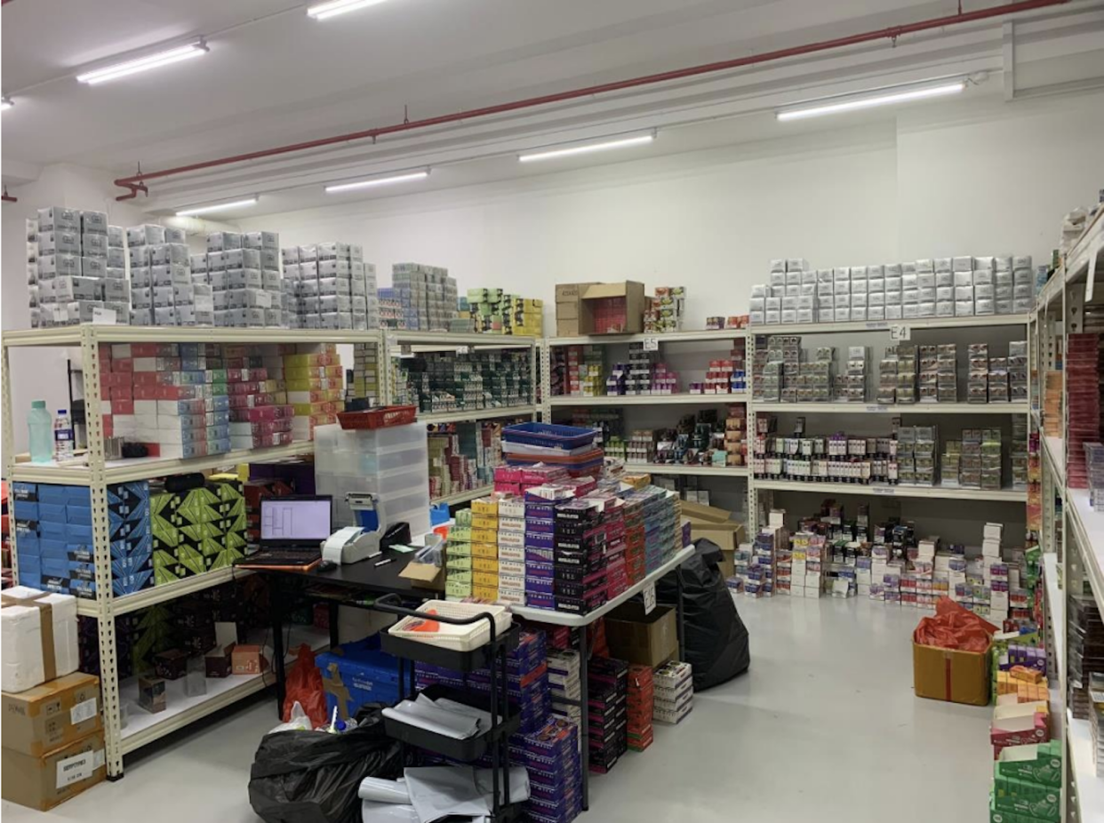 E-vaporisers and components found in Mandai warehouse unit (PHOTO: Health Sciences Authority)