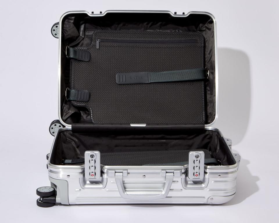 rimowa carry on suitcase review