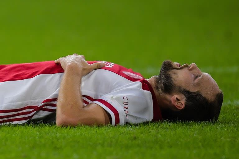 Daley Blind, cuando se descompensó en agosto de 2020 durante un partido de pretemporada de Ajax ante Hertha Berlín 