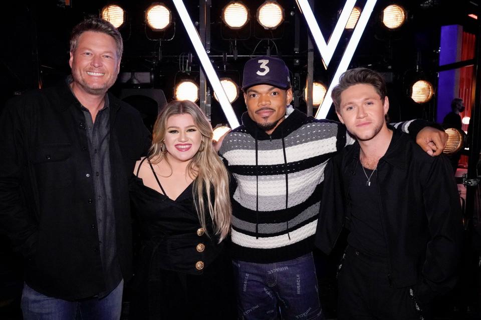 THE VOICE -- "Blind Auditions" Episode 2303 -- Pictured: (l-r) Blake Shelton, Kelly Clarkson, Chance The Rapper, Niall Horan -- (Photo by: Evans Vestal Ward/NBC)