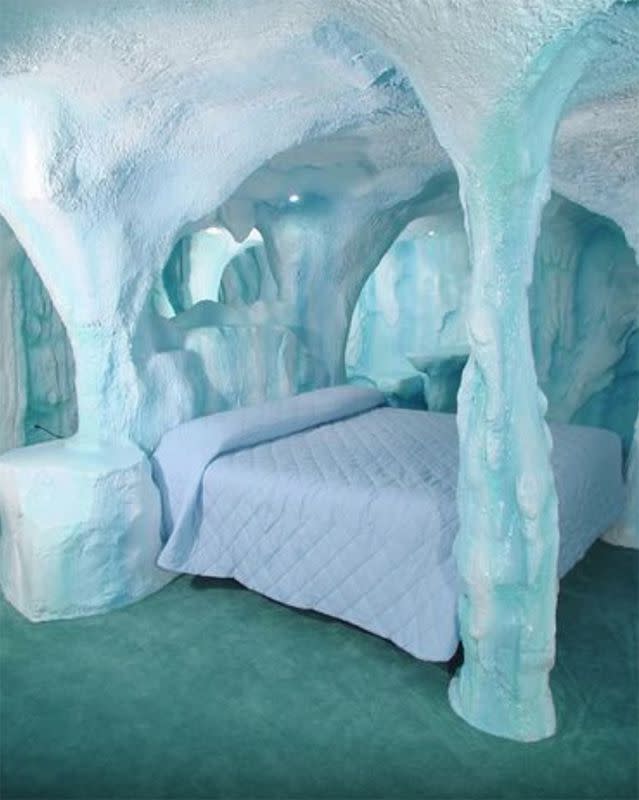 Arctic Room, Wildwood Inn in Florence, Kentucky