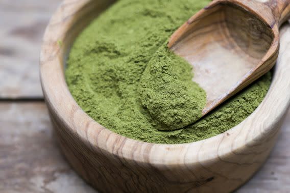 <p>Whenever you provide the body with an influx of concentrated nutrients, either through green juicing or green powder supplementation, you naturally feel energising and mood boosting effects as a result. Consuming moringa concentrate, as a powder or in capsule form, is naturally enlivening to the cells because of its purifying, alkalising and nourishing properties. </p>