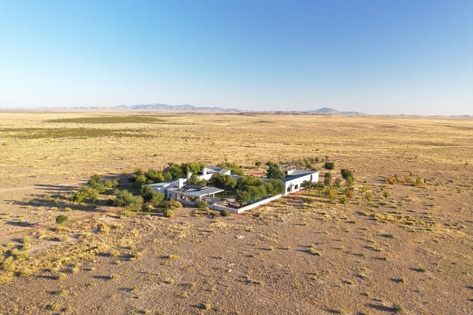 <div class="cell medium-auto caption">Ranch 2810 Marfa</div> <div class="cell medium-shrink medium-text-right credit">Explore Ranches</div>