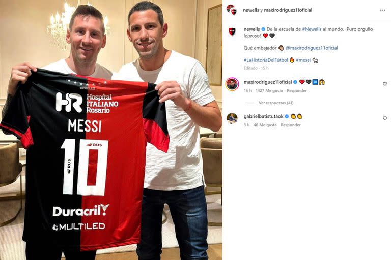 La foto de Lionel Messi y Maxi Rodríguez con una camiseta de Newell's