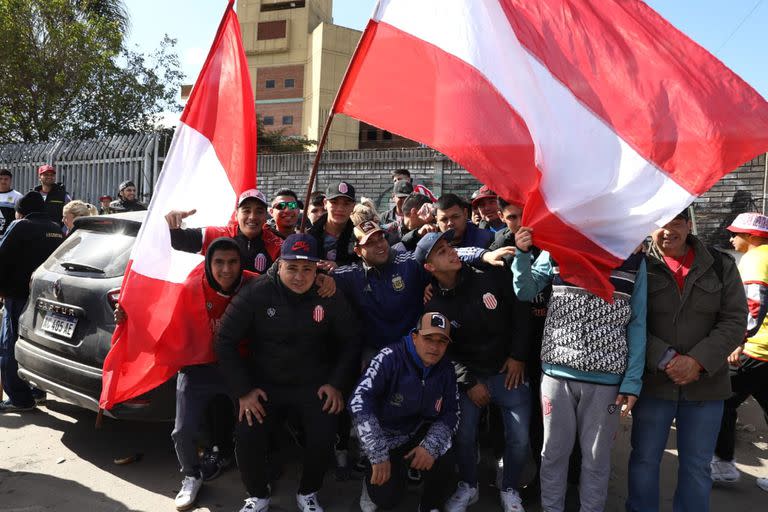 Barracas Central jugó por primera vez en su cancha en La Liga de Futbol Profesional y sus hinchas no quisieron faltar a la fiesta