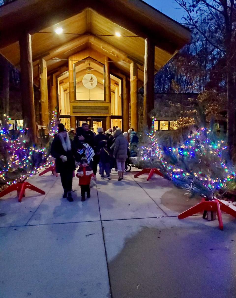 Last year’s Outdoor Holiday Event at Hemlock Crossing, hosted by the Friends of Ottawa County Parks, attracted more than 250 visitors.
