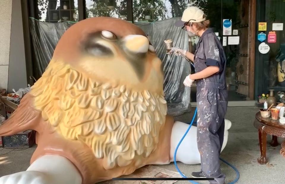 《圖說》藝術家葉蘿倫「啾斗麻雀」陶藝展， 6日在台南文化中心登場。（田中窯提供）