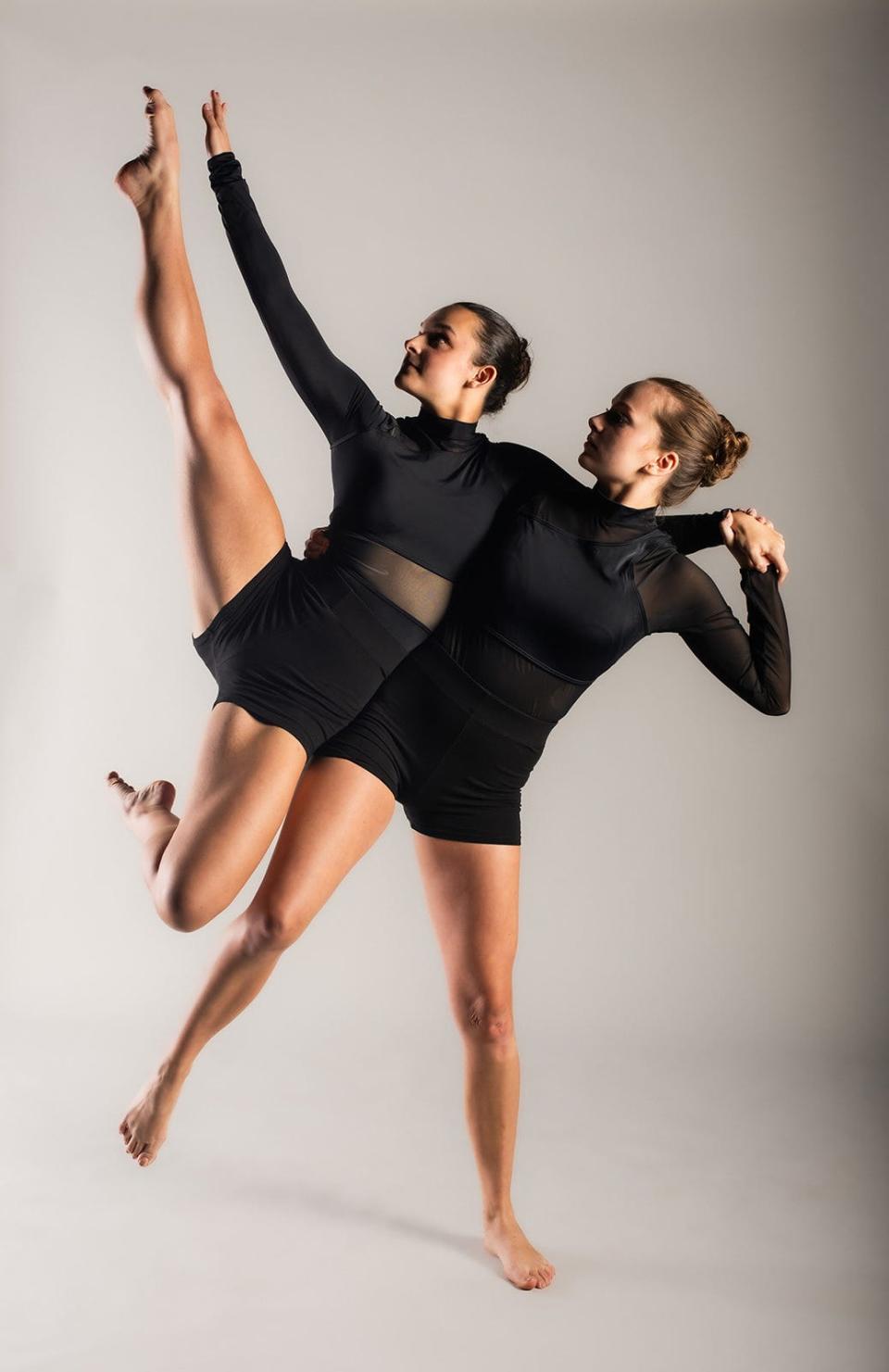 GO! Contemporary Dance Works’ Molly Meyers and Jaynie Stowe are featured in the company’s 20th anniversary celebration entitled “reGENERATION” at the Tennessee Amphitheater on Sept. 29.