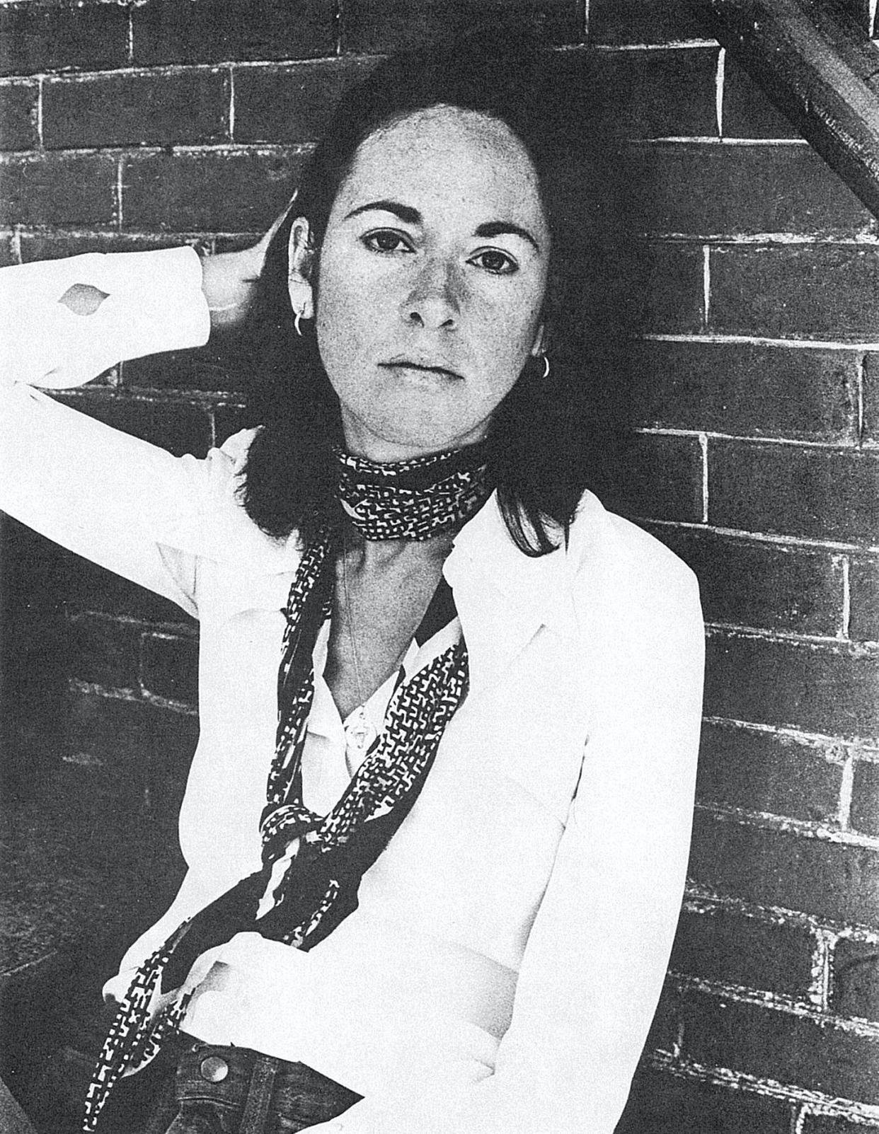 <span class="caption">Louise Glück en 1977.</span> <span class="attribution"><a class="link " href="https://commons.wikimedia.org/wiki/File:Louise_Gl%C3%BCck_circa_1977.jpg" rel="nofollow noopener" target="_blank" data-ylk="slk:Wikimedia Commons;elm:context_link;itc:0;sec:content-canvas">Wikimedia Commons</a></span>