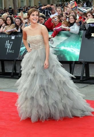 Emma Watson in Oscar de la Renta.

Volume, layers, sparkle - this dress has it all. Watson shows…