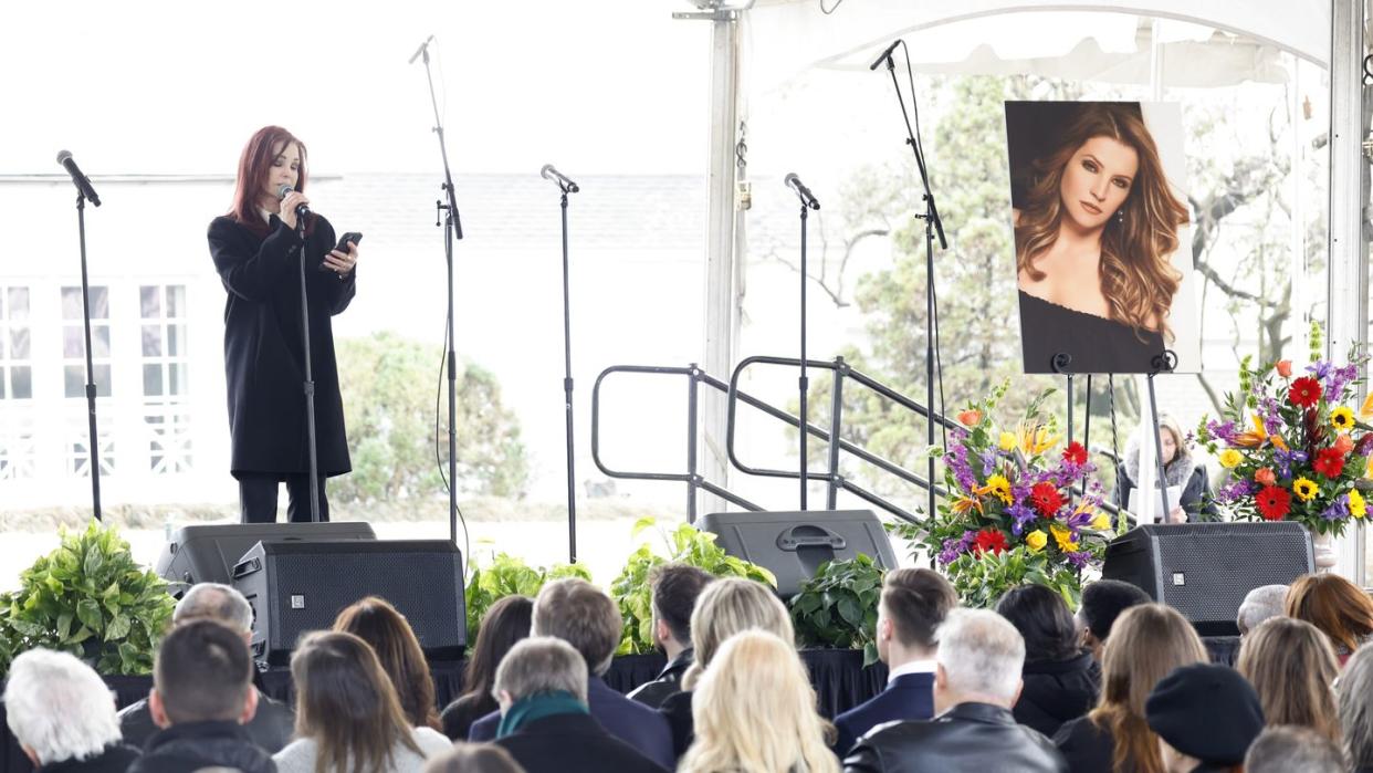 lisa marie presley public memorial