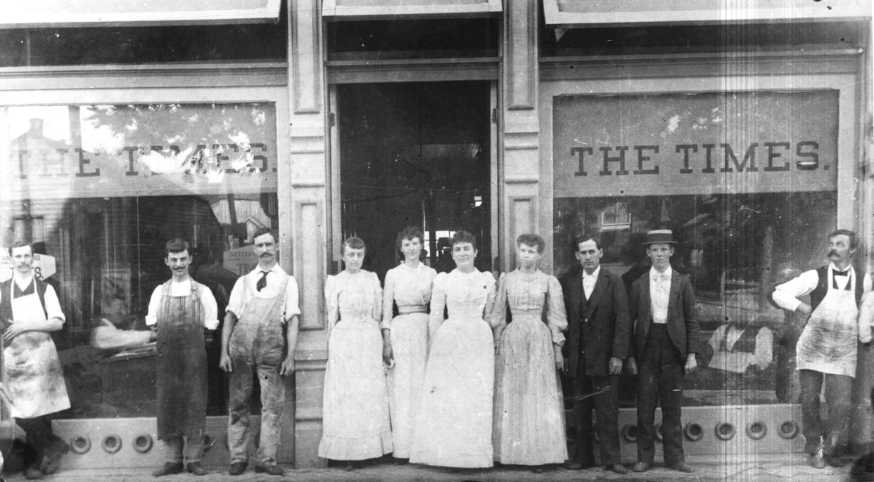 Muncie Daily Times employees in 1893.
