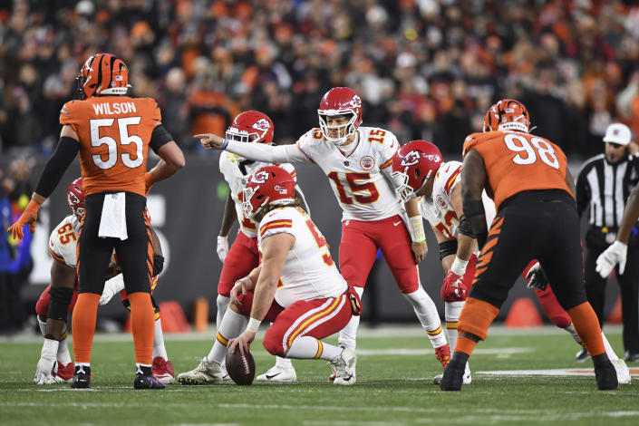 Kansas City Chiefs quarterback Patrick Mahomes (15) will be trying to diagnose the Bengals&#39; complex defense on Sunday. (AP Photo/Emilee Chinn)