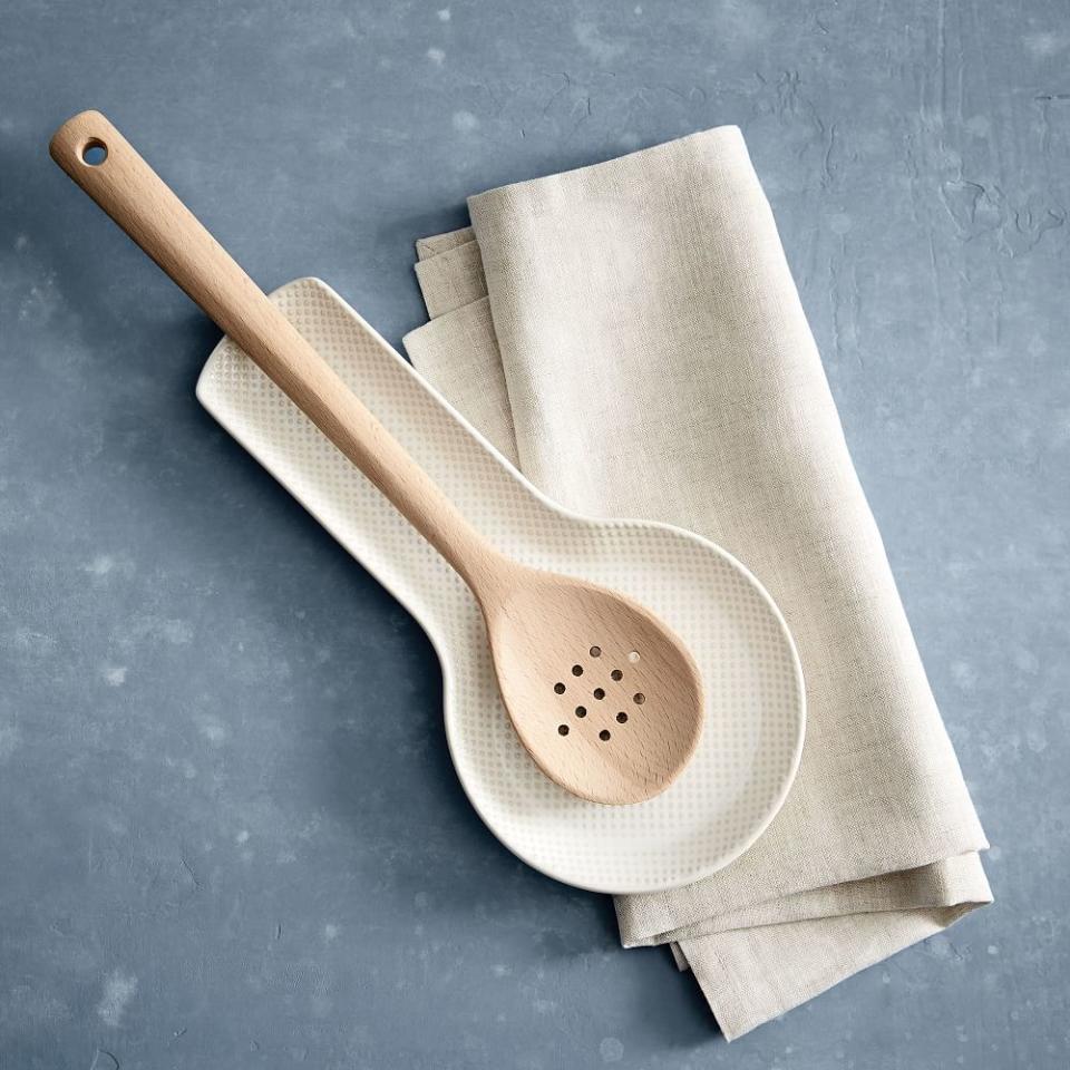 <p><a href="https://go.redirectingat.com?id=74968X1596630&url=https%3A%2F%2Fwww.westelm.com%2Fproducts%2Ftextured-spoon-rest-e1471&sref=https%3A%2F%2Fwww.thepioneerwoman.com%2Fholidays-celebrations%2Fgifts%2Fg37544035%2Fthanksgiving-gifts%2F" rel="nofollow noopener" target="_blank" data-ylk="slk:Shop Now;elm:context_link;itc:0;sec:content-canvas" class="link ">Shop Now</a></p><p>Textured Stoneware Spoon Rest</p><p>westelm.com</p><p>$9.60</p><span class="copyright">West Elm</span>