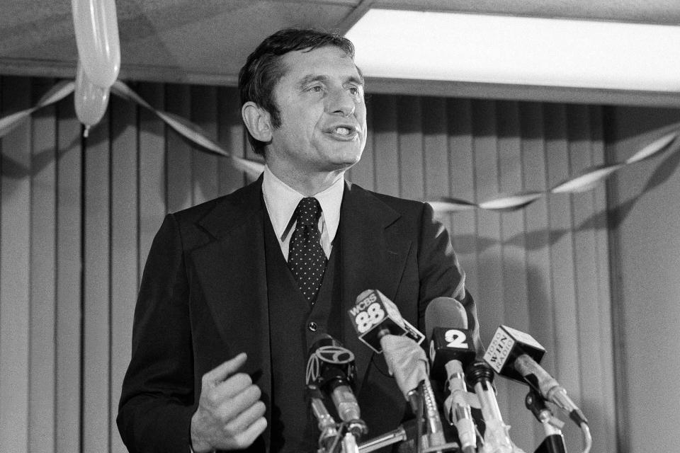 FILE - This Nov. 8, 1977 file photo shows Conservative Barry Farber, who was far behind in the New York City Mayoral race, thanks supporters at his headquarters, in New York. Farber died of natural causes Wednesday, May 6, 2020, at home in New York, a day after his 90th birthday, his daughter, Celia Farber, said. (AP Photo/Dan Grossi, File)