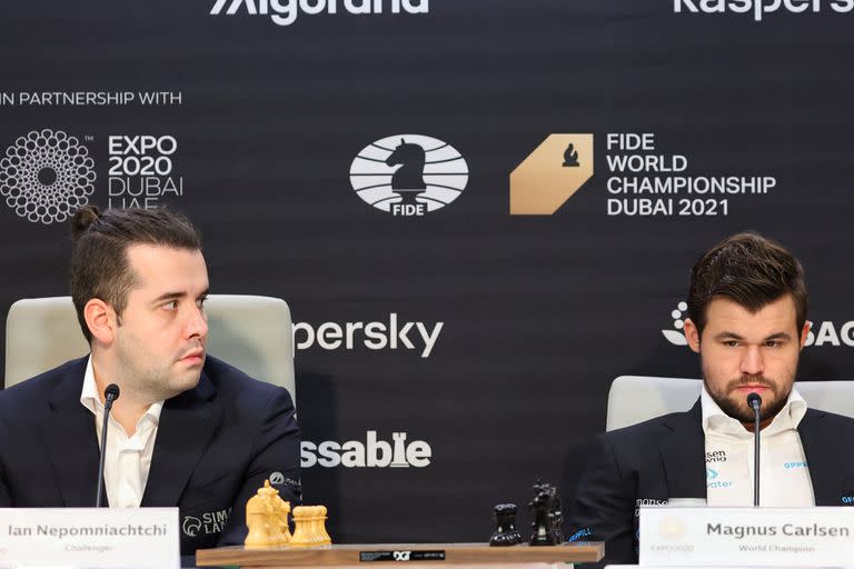 El noruego Magnus Carlsen y el ruso Ian Nepomniachtchi