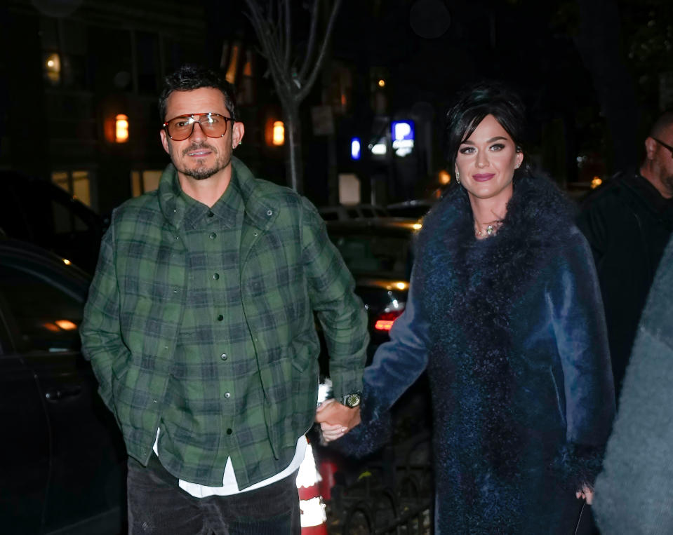 NEW YORK, NEW YORK - NOVEMBER 10: Orlando Bloom and Katy Perry are seen going to dinner on November 10, 2023 in New York City. (Photo by Gotham/GC Images)