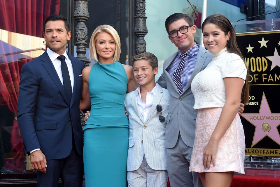 Kelly Ripa and Mark Consuelos with children | Axelle/Bauer-Griffin/FilmMagic