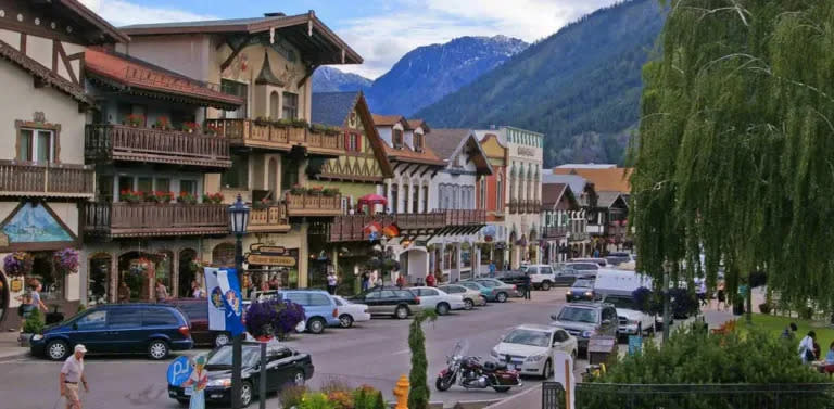 25 Most Popular Small Towns to Live in the US