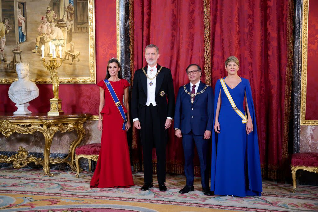 madrid, spain may 03 king felipe vi of spain 2l and queen letizia of spain l host a gala dinner for the president of colombia gustavo francisco petro 2r and his wife veronica alcocer r at the royal palace on may 03, 2023 in madrid, spain photo by carlos alvarezgetty images