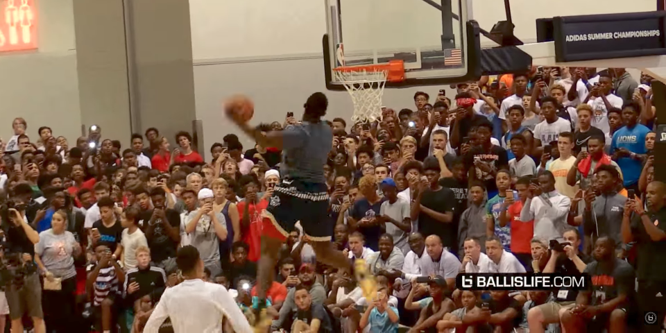 Zion Williamson dunk