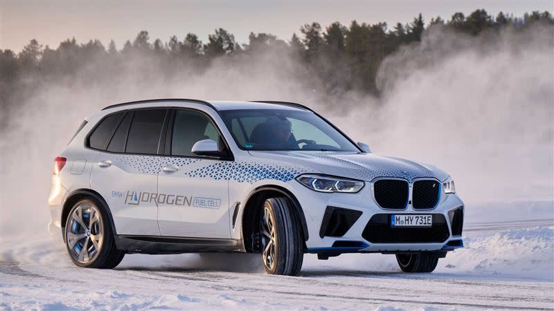 BMW iX5 Hydrogen進入實測階段。（圖／翻攝BMW網站）