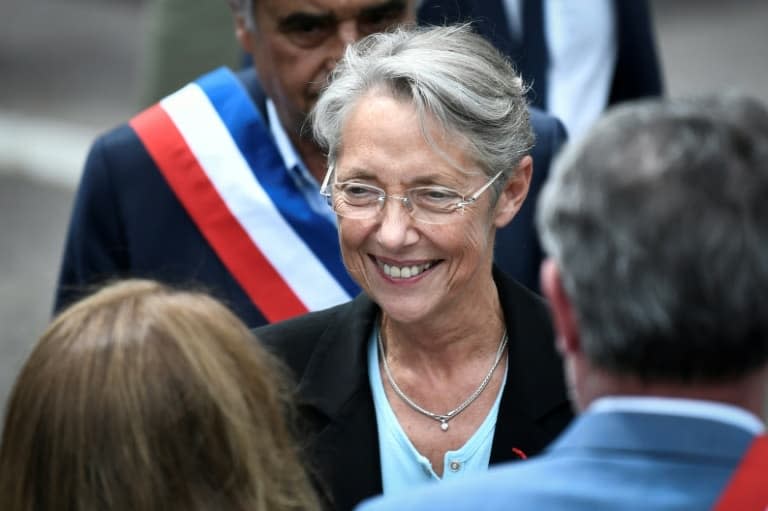 La Première ministre Elisabeth Borne, lors d'un déplacement aux Mureaux, près de Paris, le 19 mai 2022 - STEPHANE DE SAKUTIN © 2019 AFP