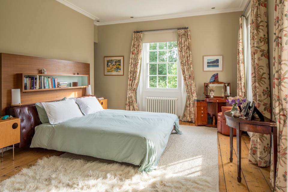 alscot lodge bedroom