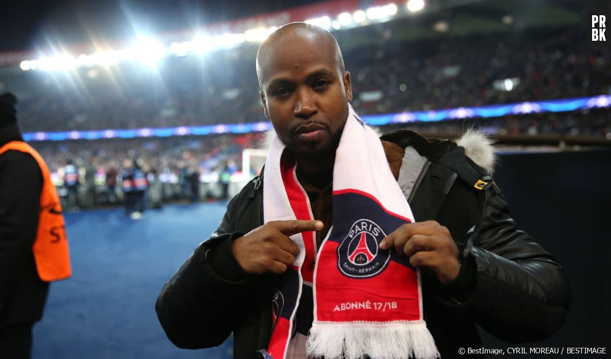 Rohff aime donner son avis sur les résaux sociaux.
Le rappeur Rohff - People lors du huitième de finale retour de Ligue des Champion, du Paris Saint-Germain contre le Real Madrid au Parc des Princes à Paris le 6 mars 2018. © Cyril Moreau/Bestimage - BestImage, CYRIL MOREAU / BESTIMAGE