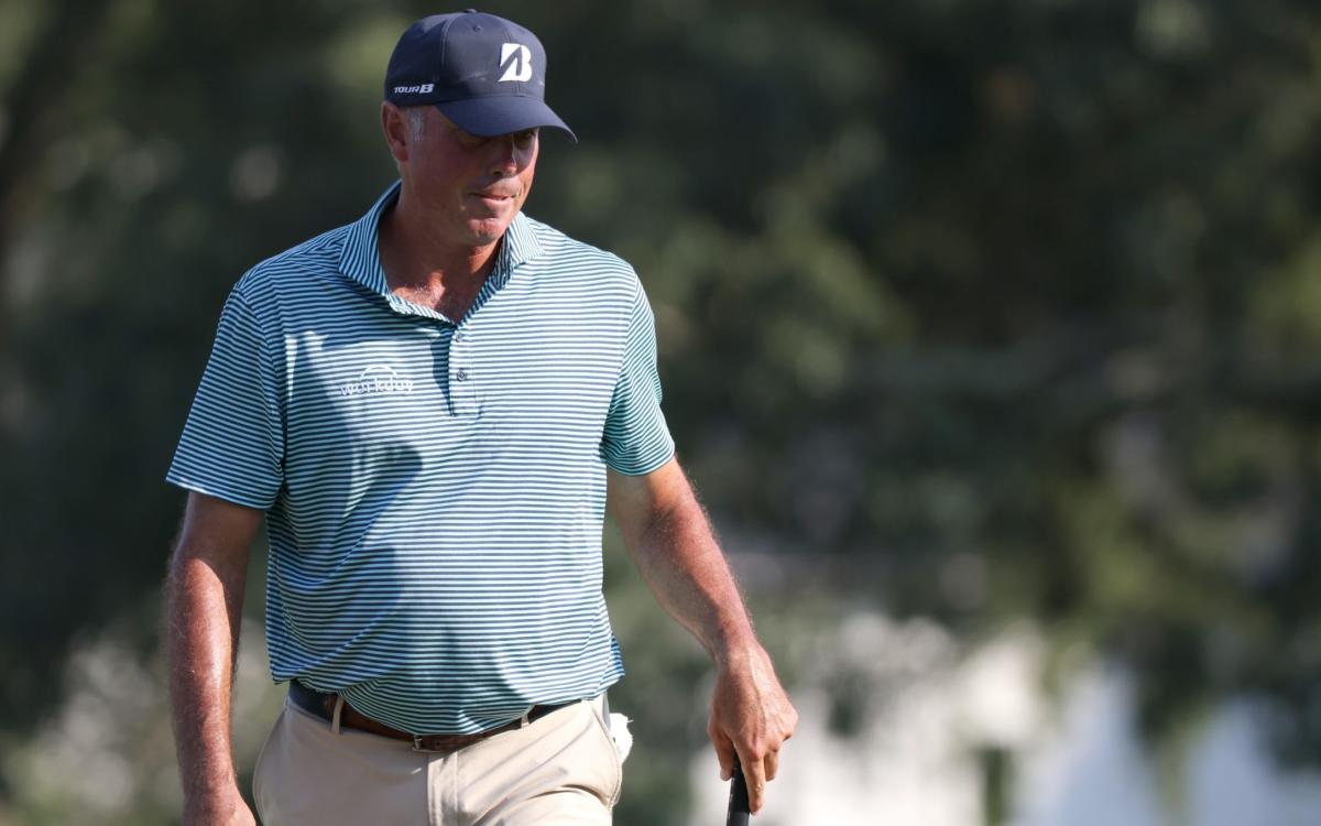 Matt Kuchar refuses to finish final round despite being half a hole away