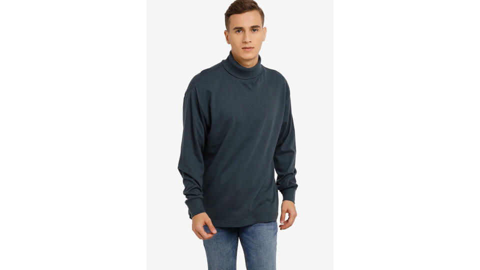 Abercrombie & Fitch  Essential Jersey Turtleneck (Male). (Photo: Lazada SG)