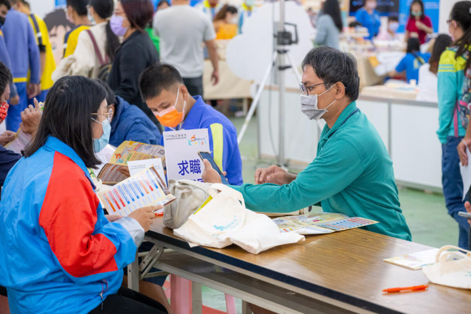 ▲ 112年身障職業重建服務成果展求職現場實況。（中彰投分署提供）