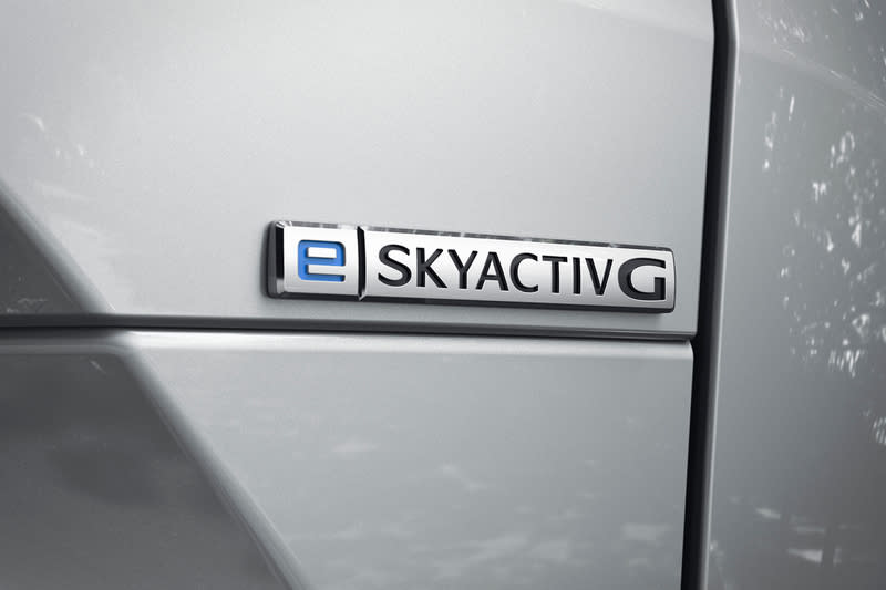 Mazda在2020 Automobile Council活動展出e-Skyactiv輕油電系統MX-30。