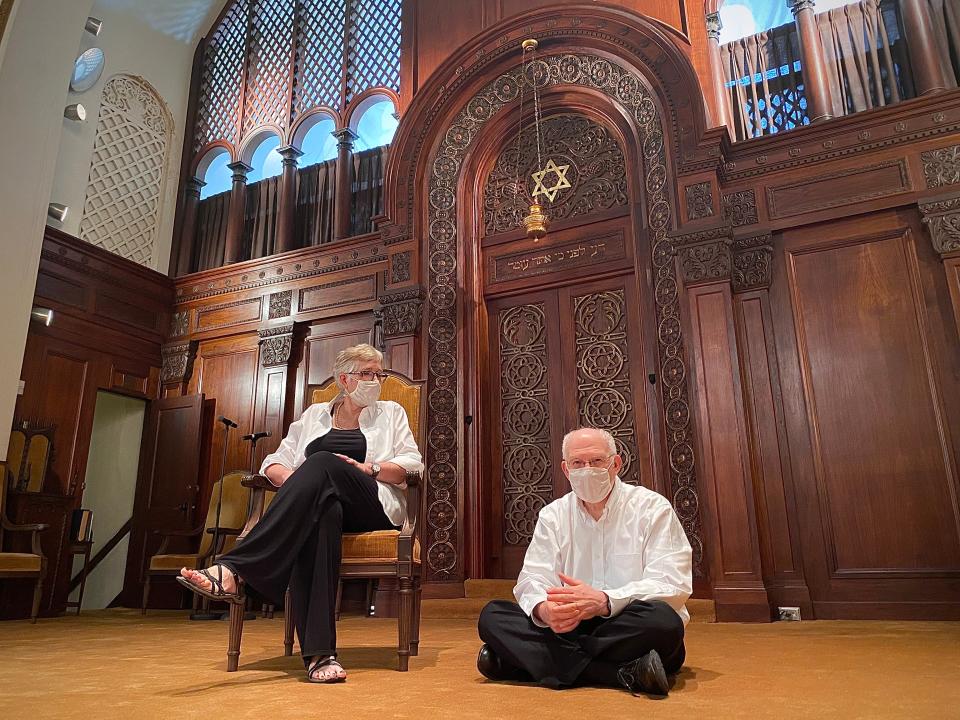 Temple Beth El cantor Shoshanah Brown and her husband Rabbi Mark Elber are seen in a September 2020 photo.
