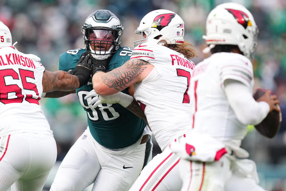 PHILADELPHIA, PENNSYLVANIA – DECEMBER 31: Jalen Carter #98 of the Philadelphia Eagles rushes Kyler Murray #1 of the Arizona Cardinals during the second quarter at Lincoln Financial Field on December 31, 2023 in Philadelphia, Pennsylvania. (Photo by Mitchell Leff/Getty Images)