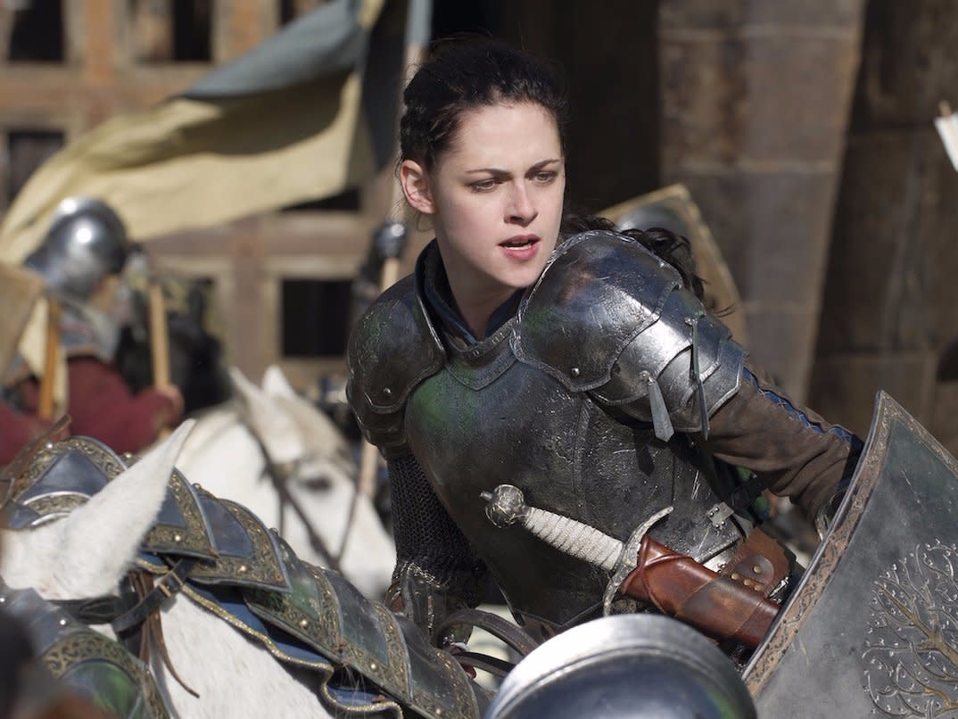 Snow white huntsman kristen stewart