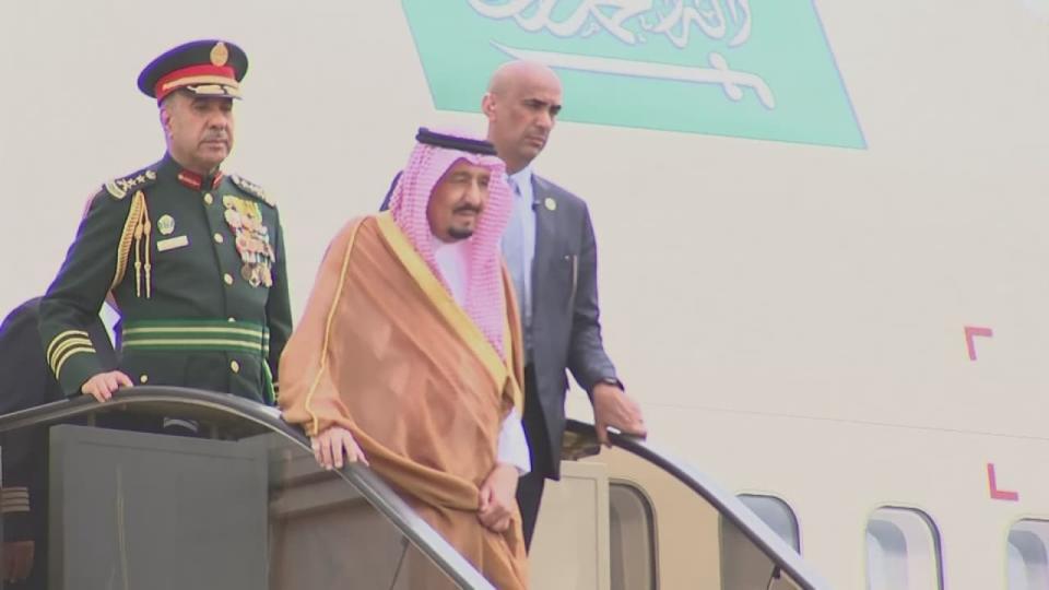 1,500 people, two Mercedes Benzes, 459 tonnes of luggage and a golden escalator: how the Saudi King travels