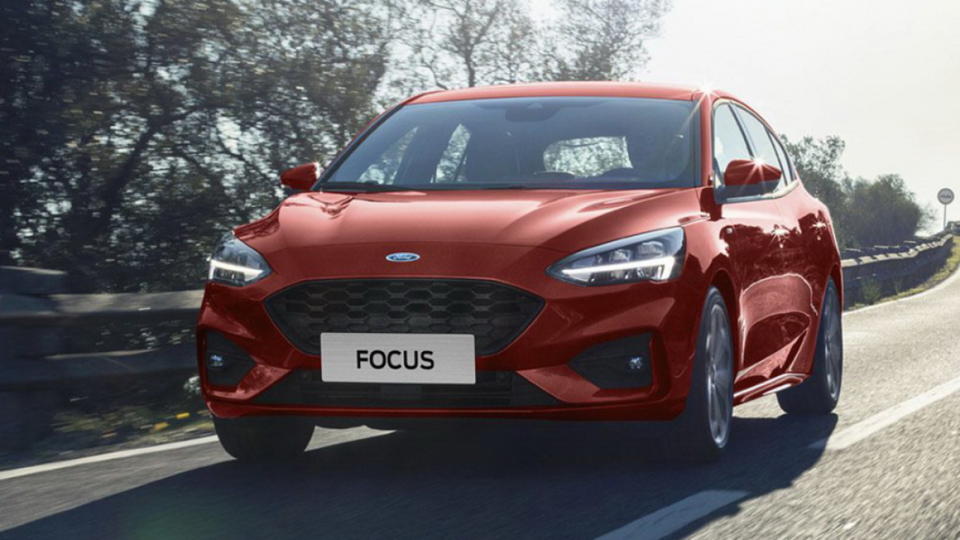 圖／2019 Ford Focus 5D ST-Line車頭充滿無比氣勢感，Ford家族式前格柵設計，與橫向的LED燈具組融為一體極具辨識度。