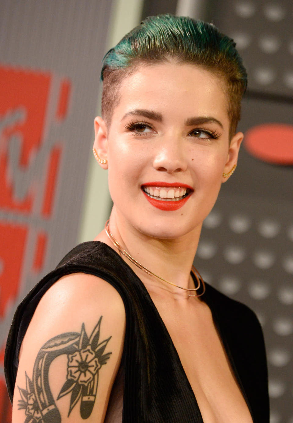 Halsey at the 2015 MTV VMAs