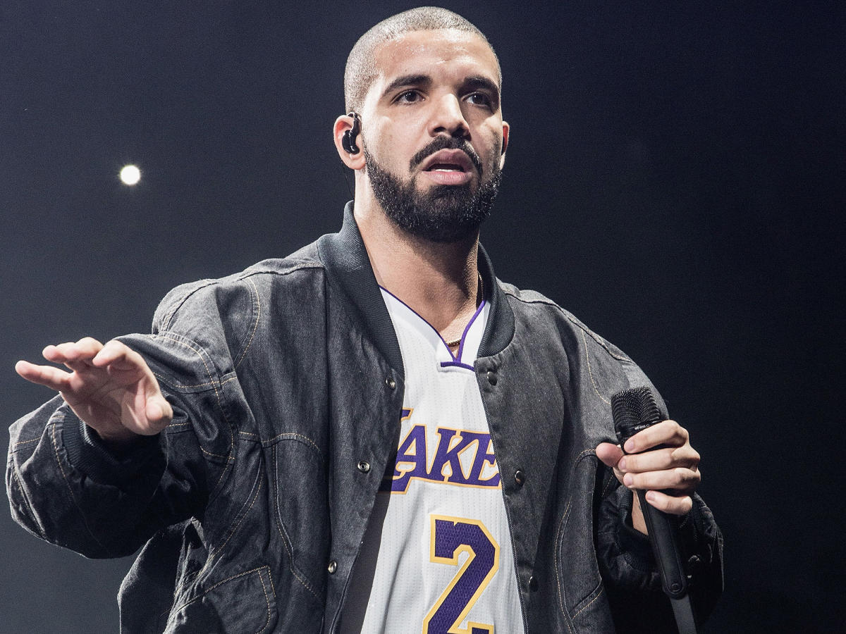 drake-wins-best-rap-song-grammy-for-hotline-bling