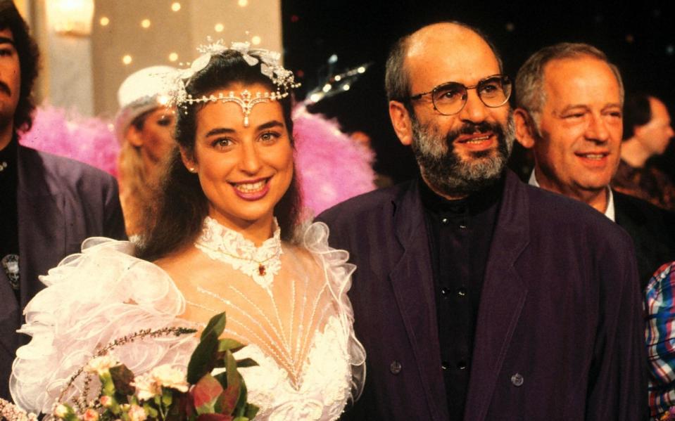 "Marmor, Stein und Eisen bricht, aber unsere Liebe nicht" - oder doch? Drafi Deutscher war dreimal verheiratet, unter anderem auch von 1989 bis 1991 mit Schauspielerin und Sängerin Isabel Varell (Bild). Außerdem war Deutscher Vater von Zwillingen, die bereits 1965 zur Welt kamen. (Bild: Getty Images/Peter Bischoff)